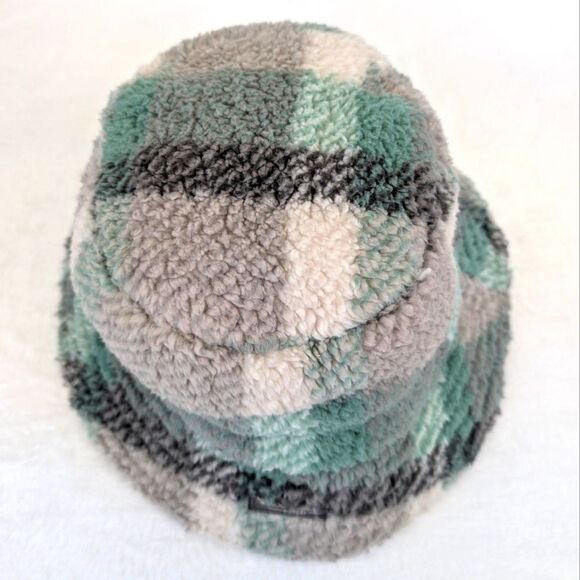 Cozy Koolaburra Sherpa Bucket Hat in Tinted Sage Plaid - Picture 8 of 11